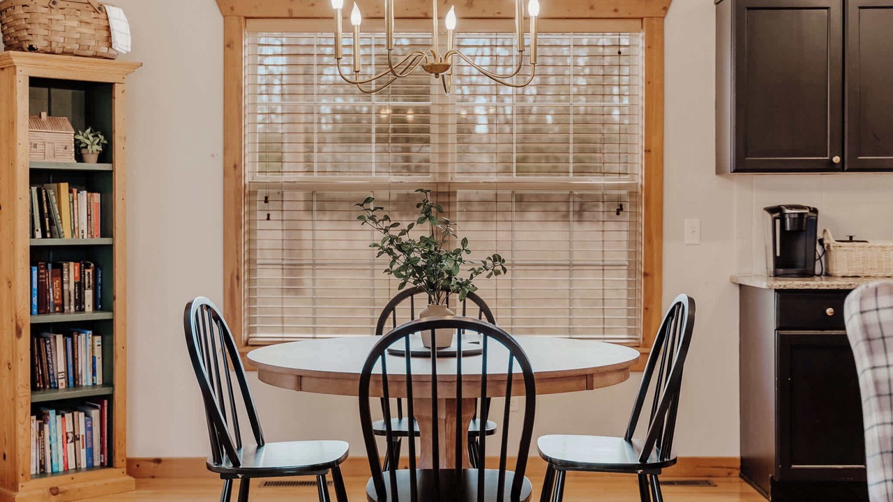 Photo of Bedroom in Reeds Spring