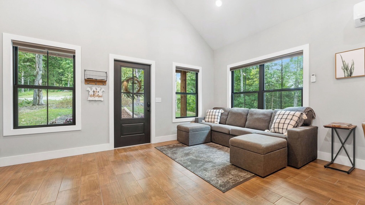 Photo of Bedroom in Walnut Shade