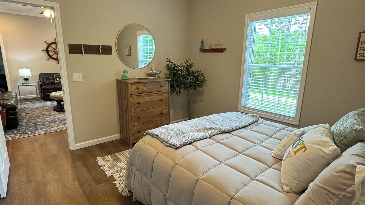 Photo of Bedroom in Counce