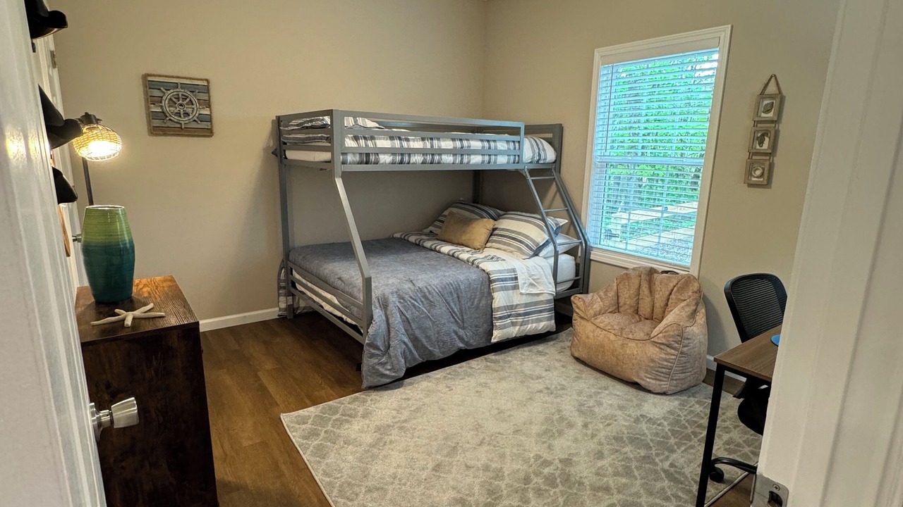 Photo of Bedroom in Counce