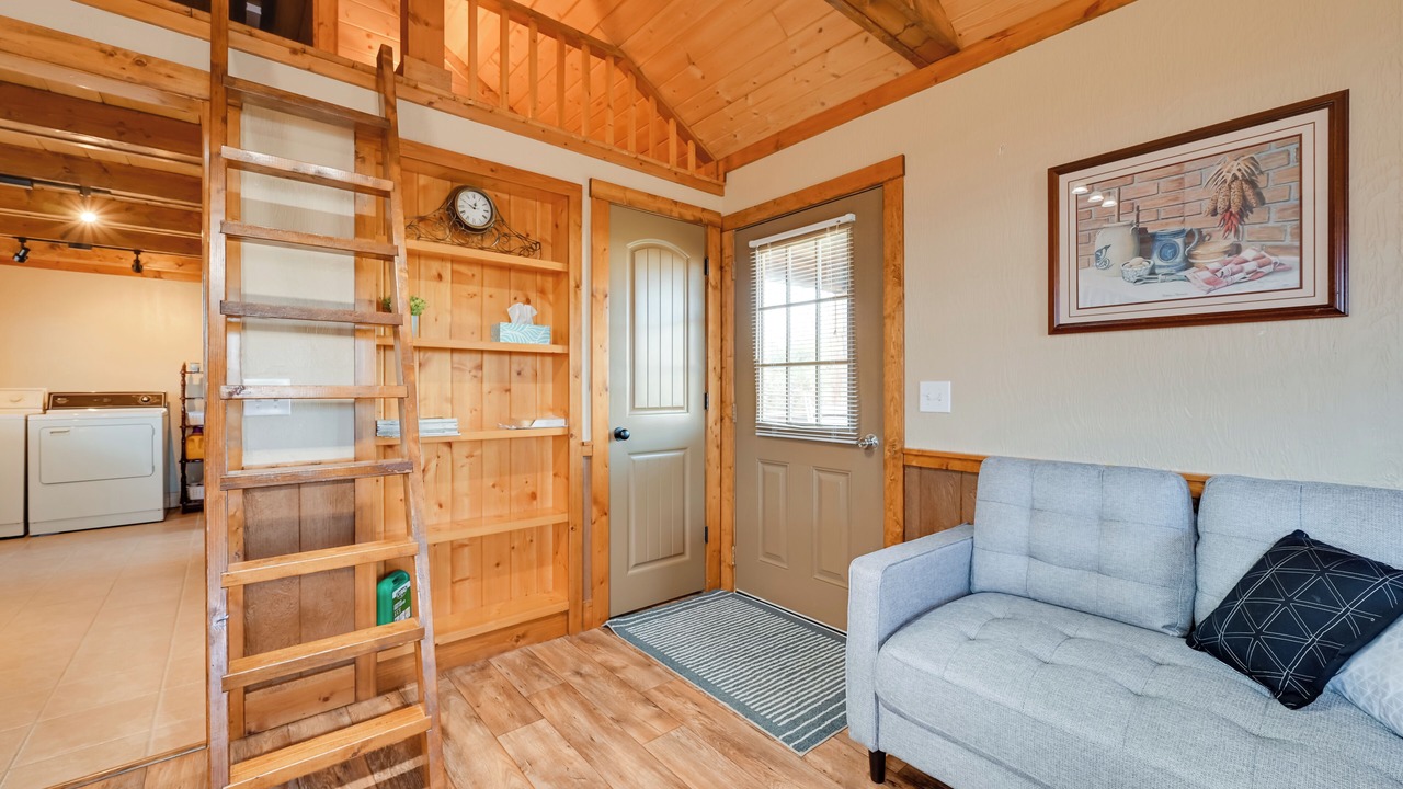Photo of Livingroom in Bakerton