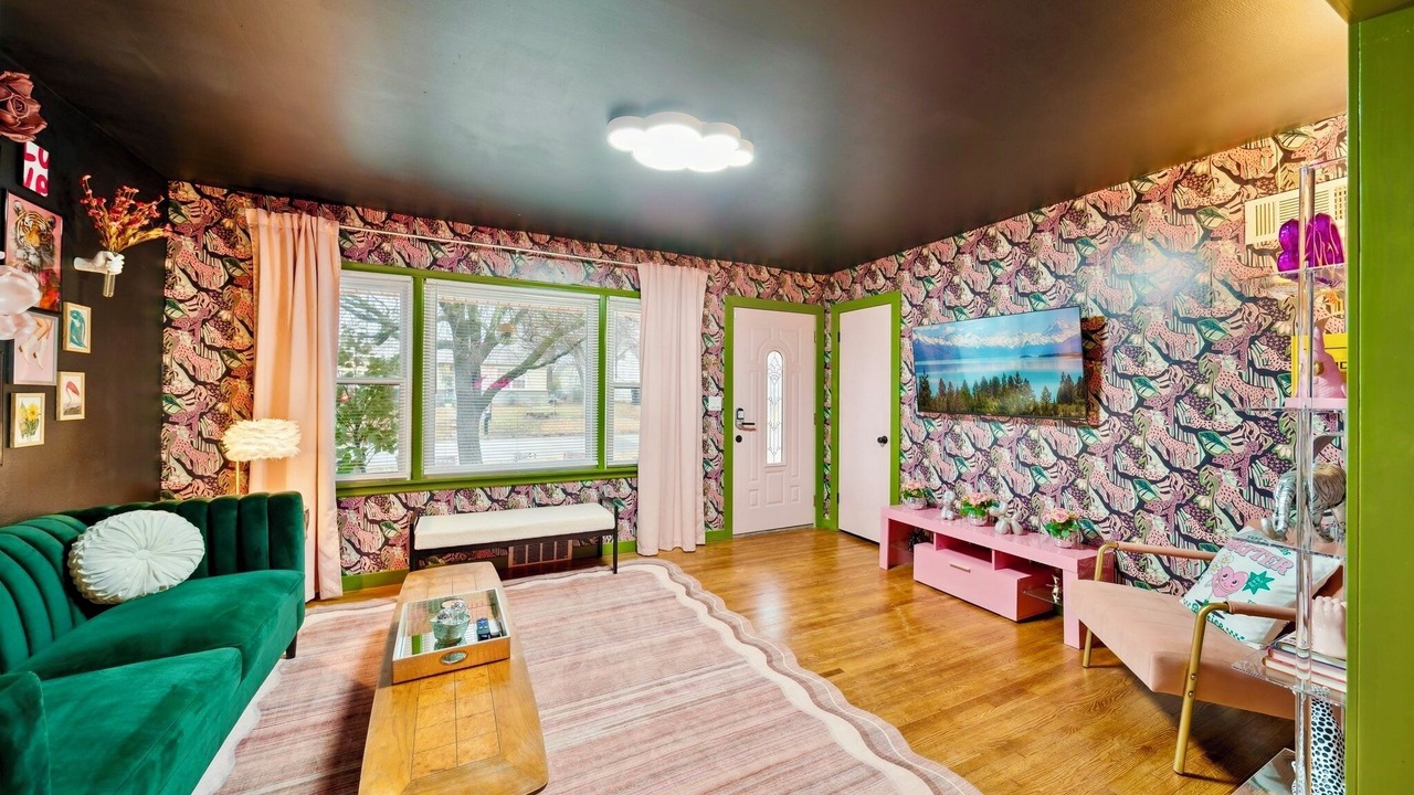 Photo of Livingroom in Broken Arrow