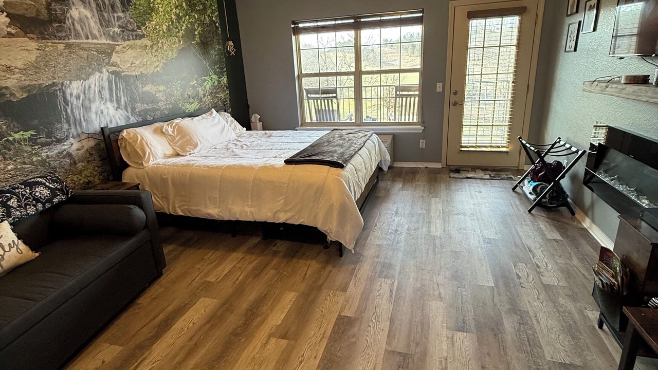 Photo of Bedroom in Branson West
