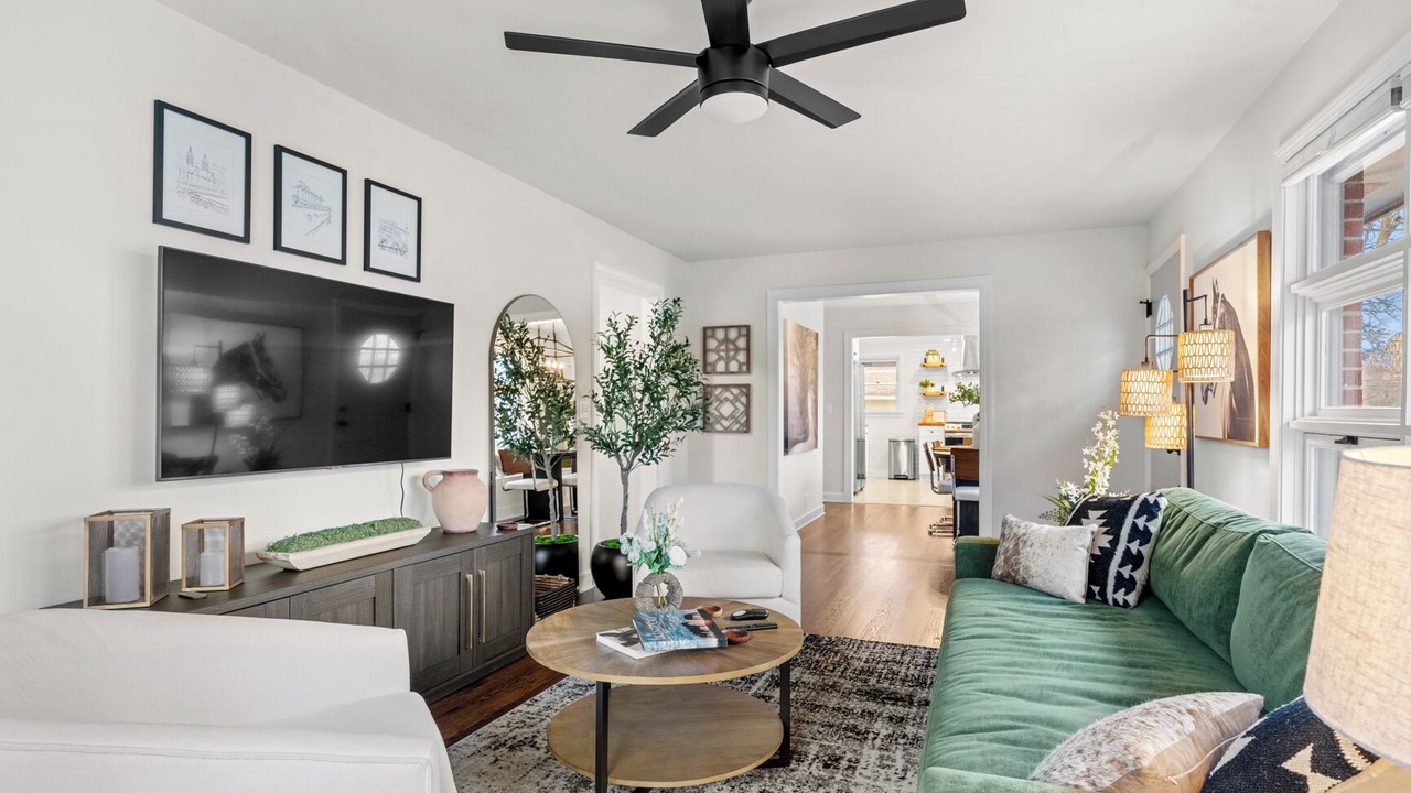 Photo of Livingroom in Elizabethtown