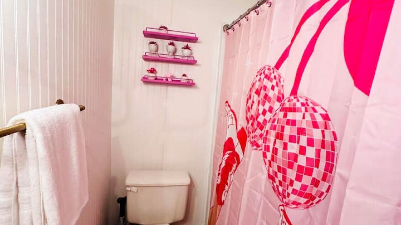 Photo of Bathroom in Russell