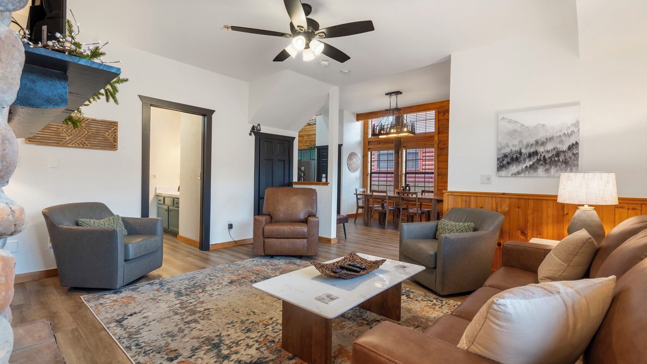 Photo of Livingroom in Branson Theater District