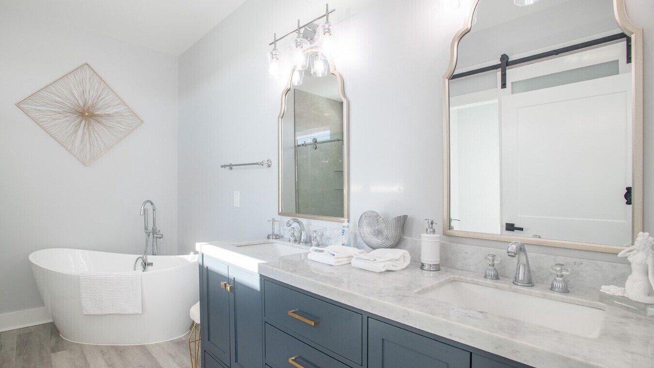 Photo of Bathroom in Harkers Island