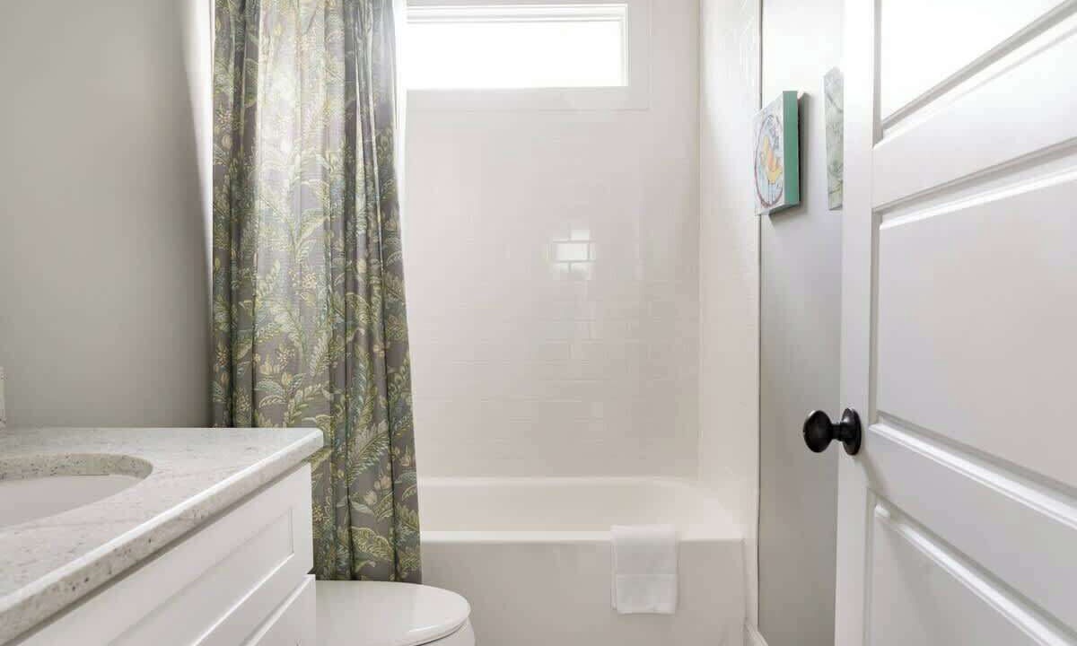 Photo of Bathroom in Shelby Hills