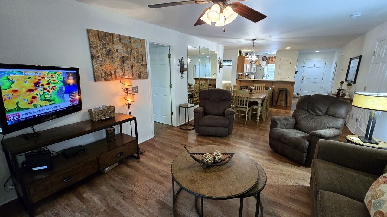 Photo of Livingroom in Hollister