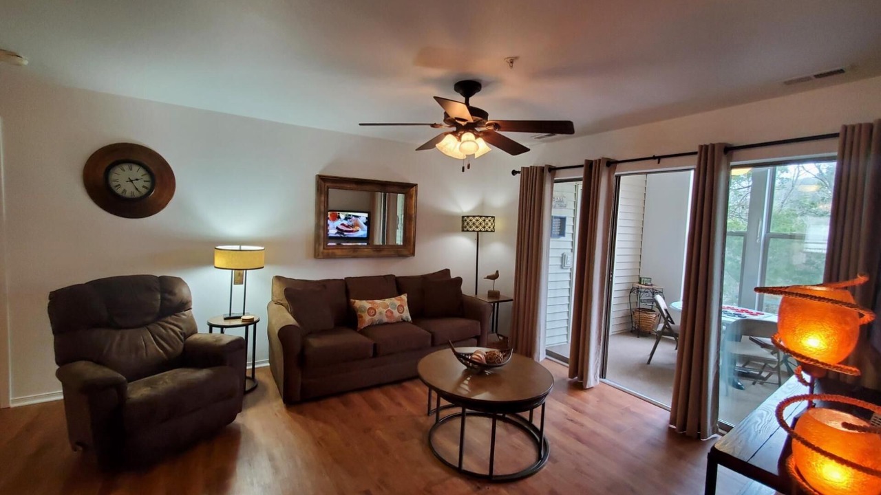 Photo of Livingroom in Hollister