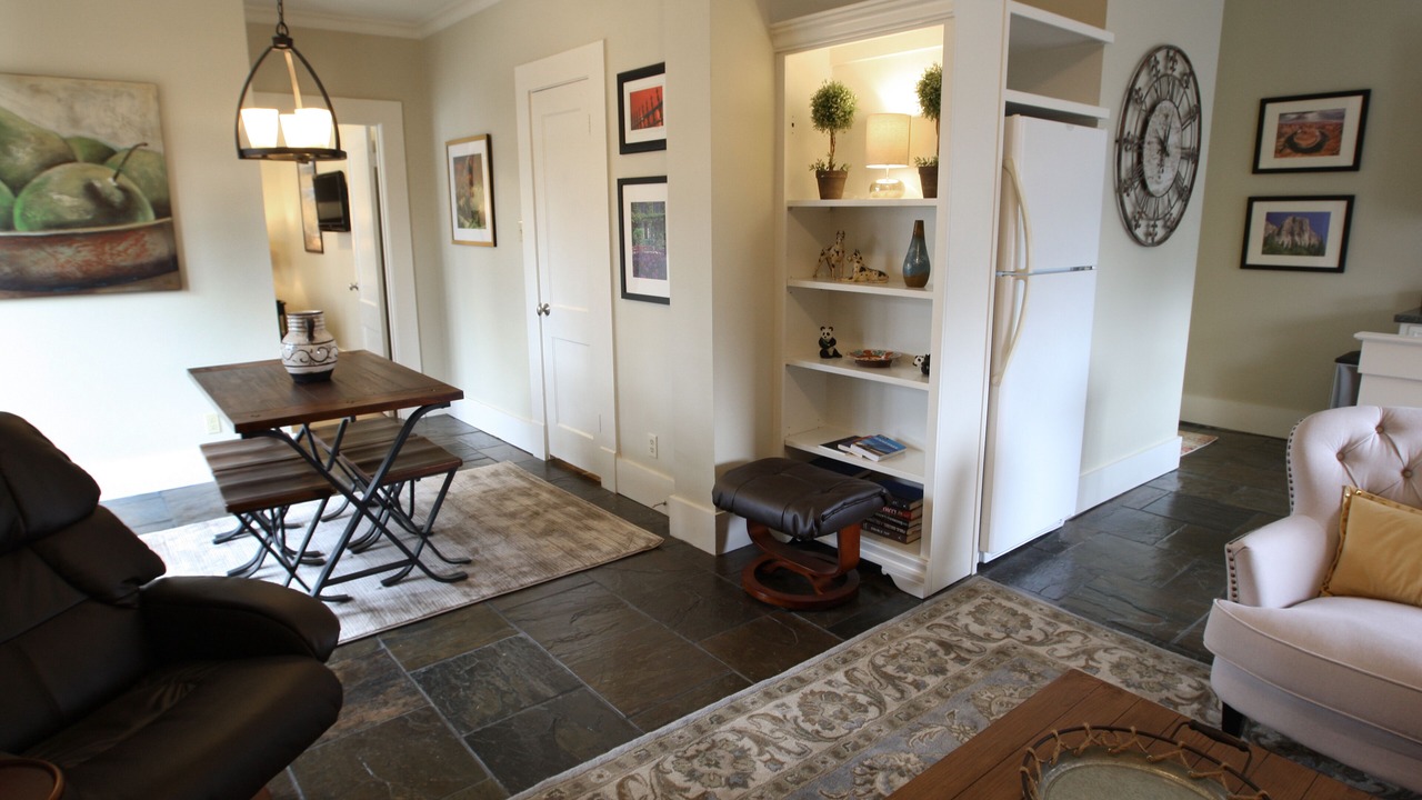 Photo of Livingroom in East Midtown