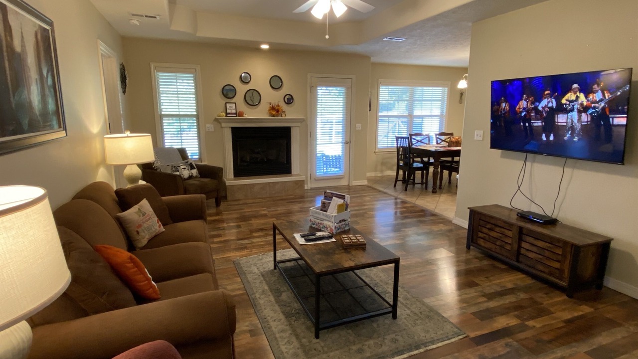 Photo of Livingroom in Branson Theater District