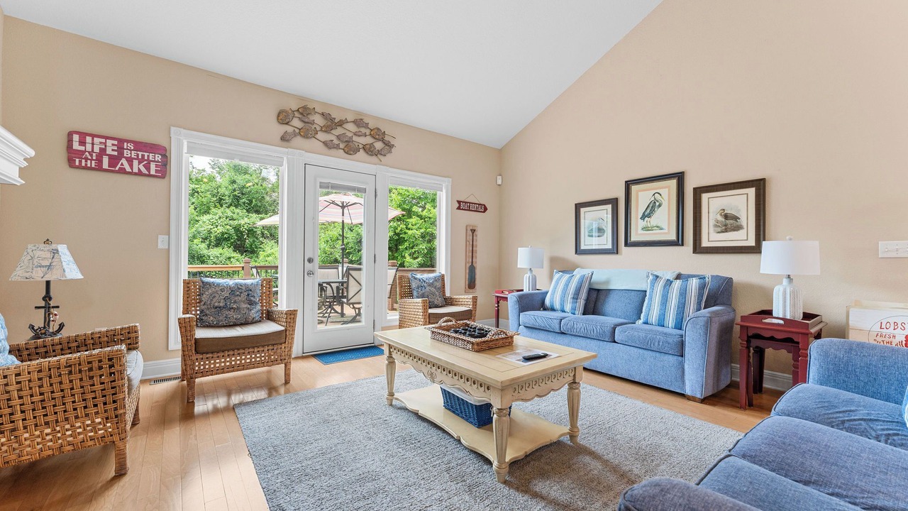 Photo of Livingroom in Hollister