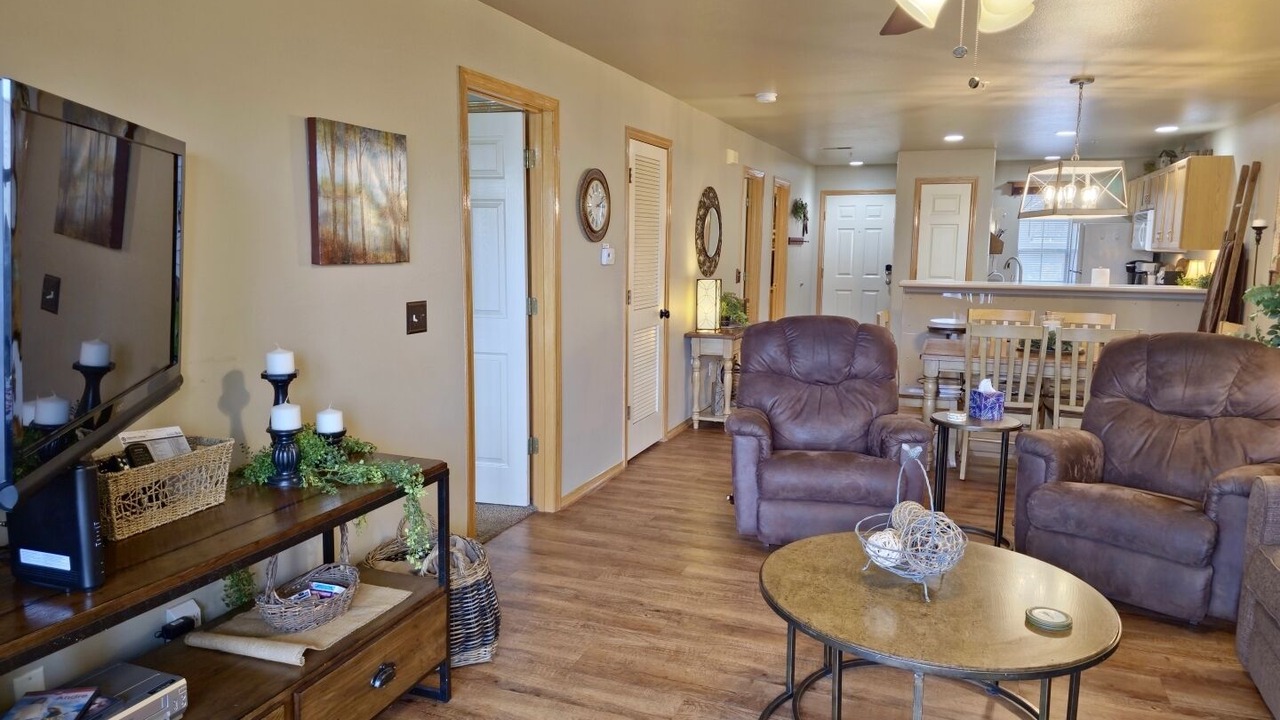 Photo of Livingroom in Hollister