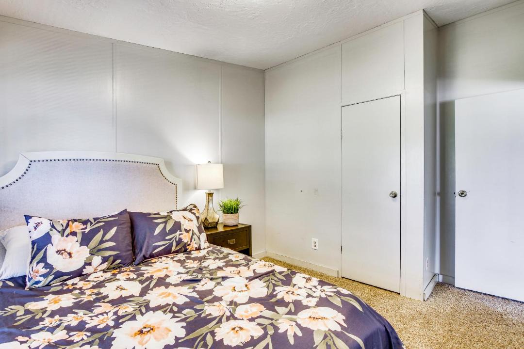 Photo of Bedroom in Burnsville