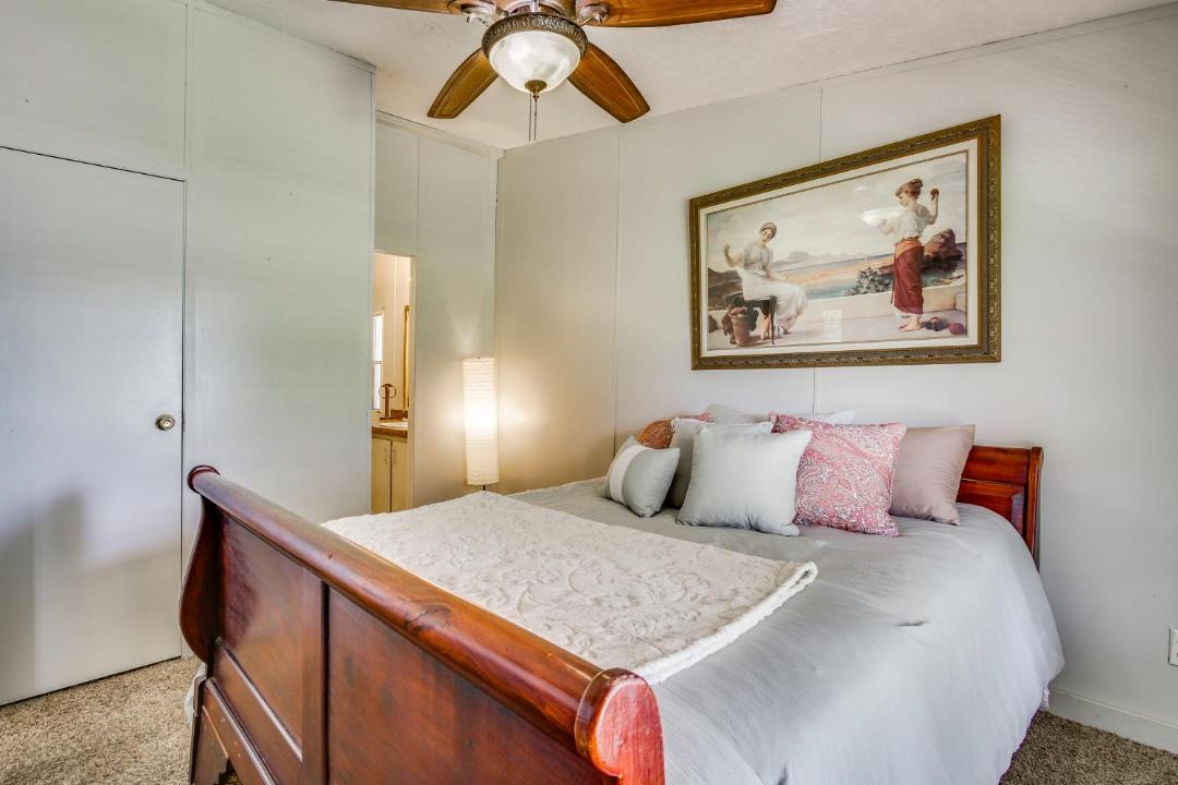 Photo of Bedroom in Burnsville