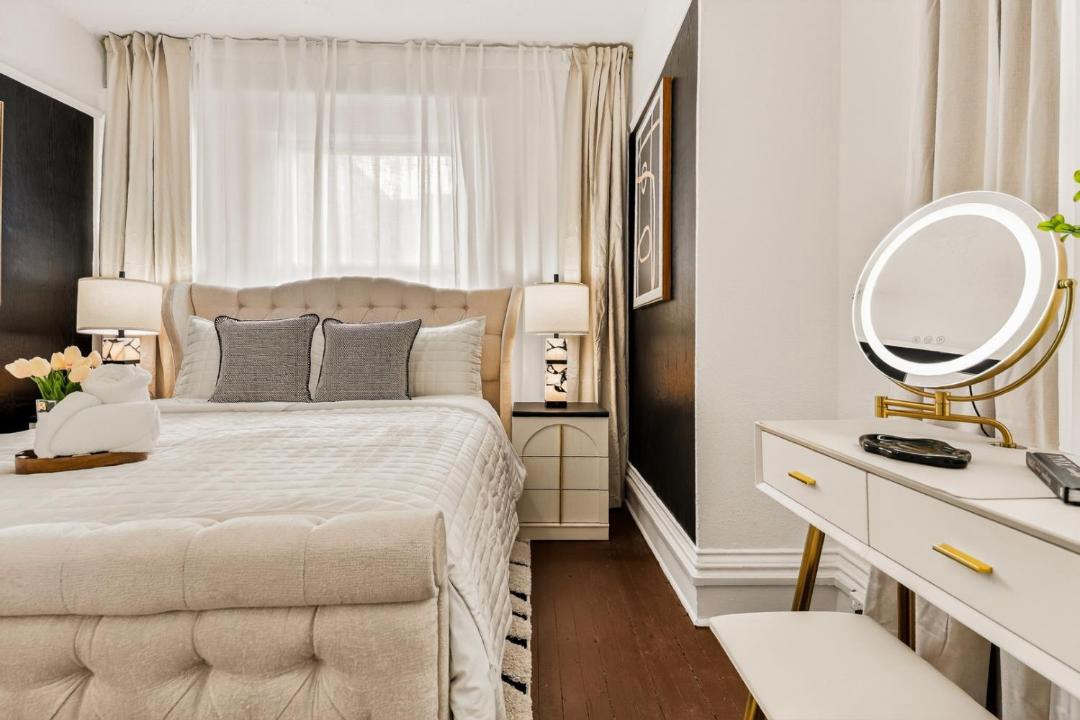 Photo of Bedroom in Hanover Place