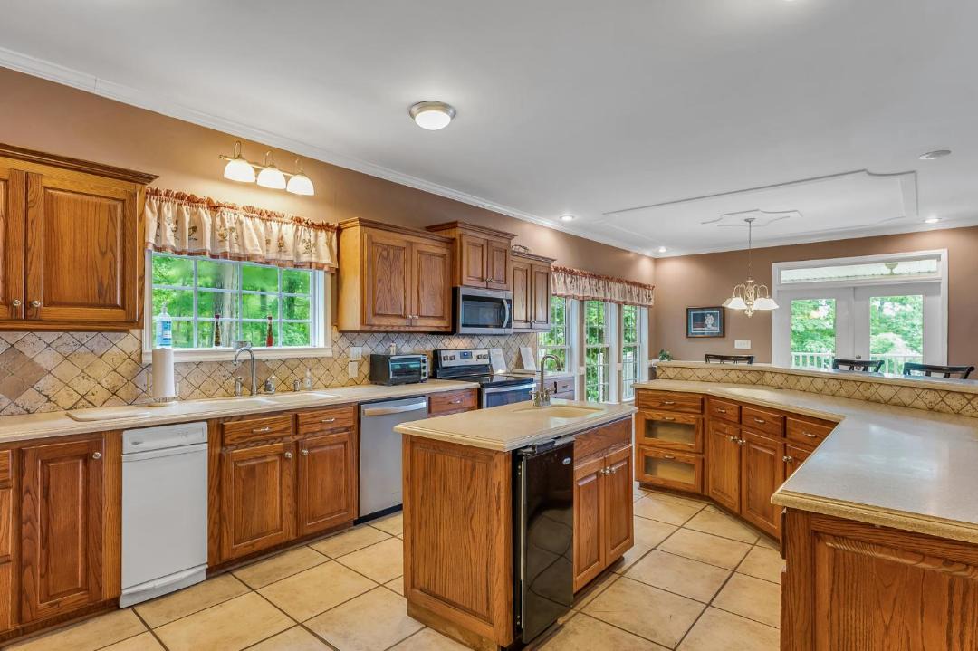 Photo of Kitchen in Stoney Point Landing