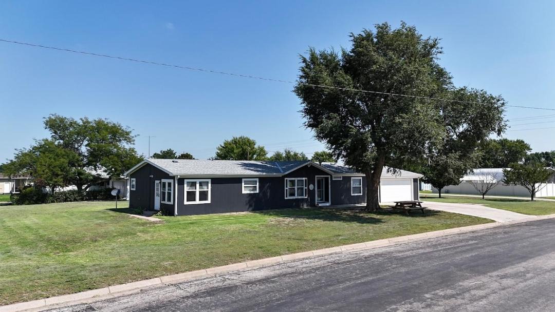 Photo of Buildings in Wa Keeney