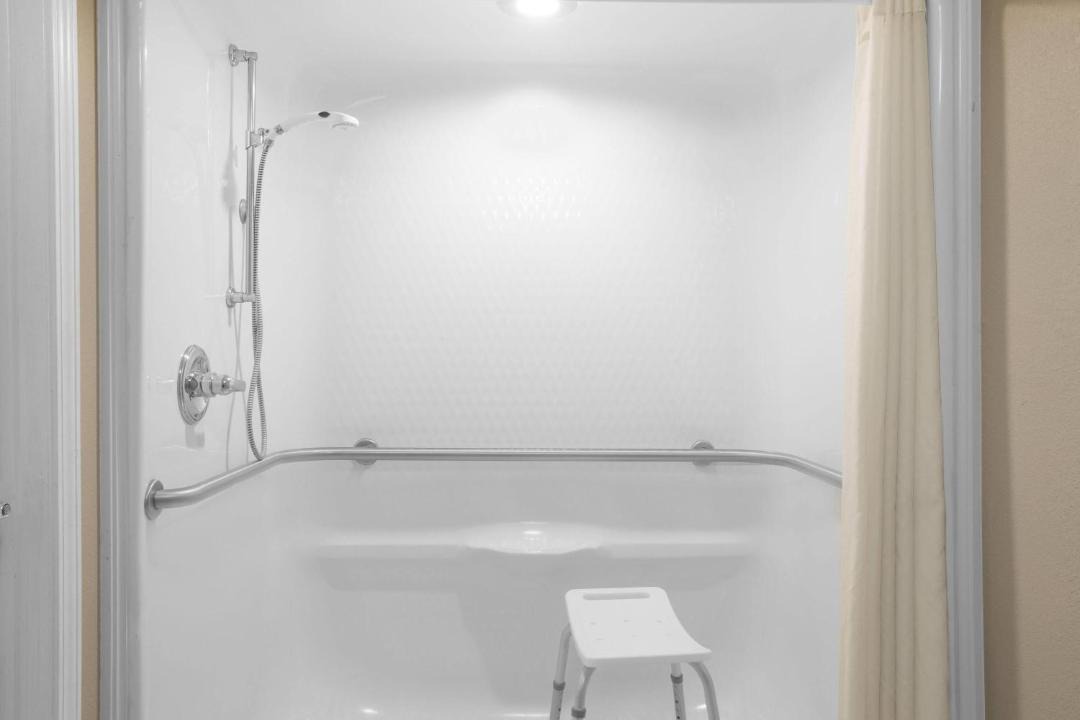 Photo of Bathroom in Booneville