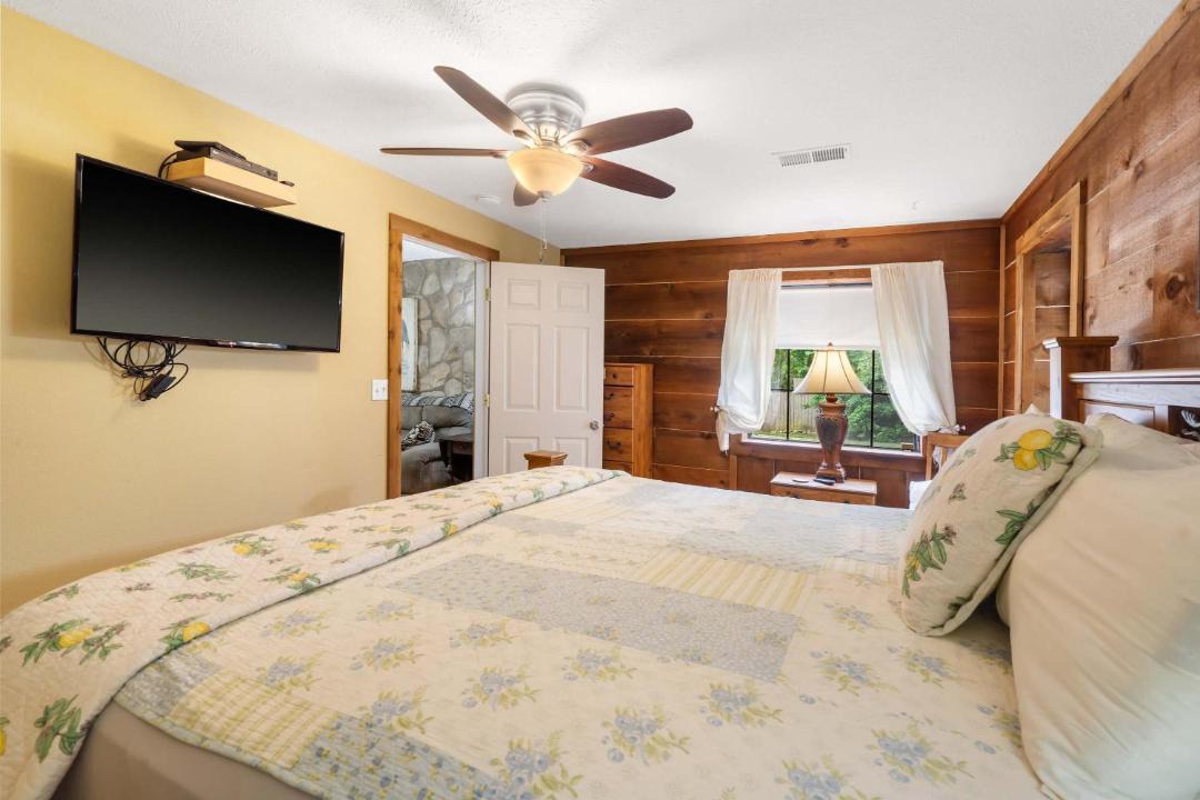 Photo of Bedroom in Kirbyville