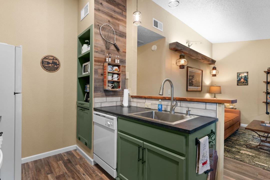 Photo of Kitchen in Kimberling City