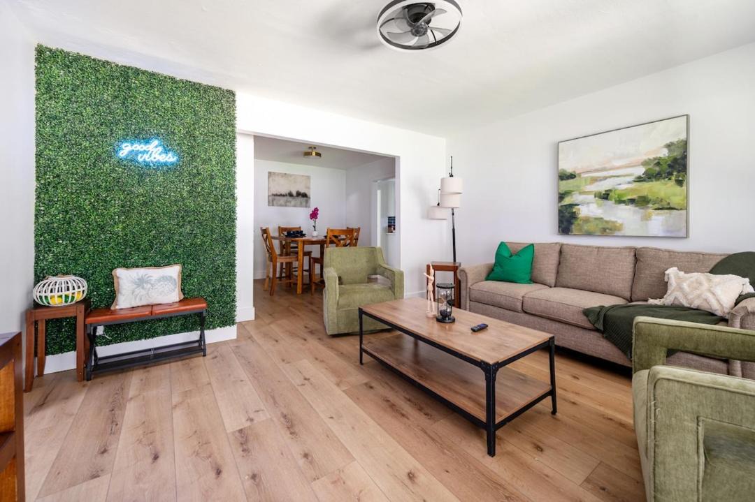 Photo of Livingroom in Knoxville