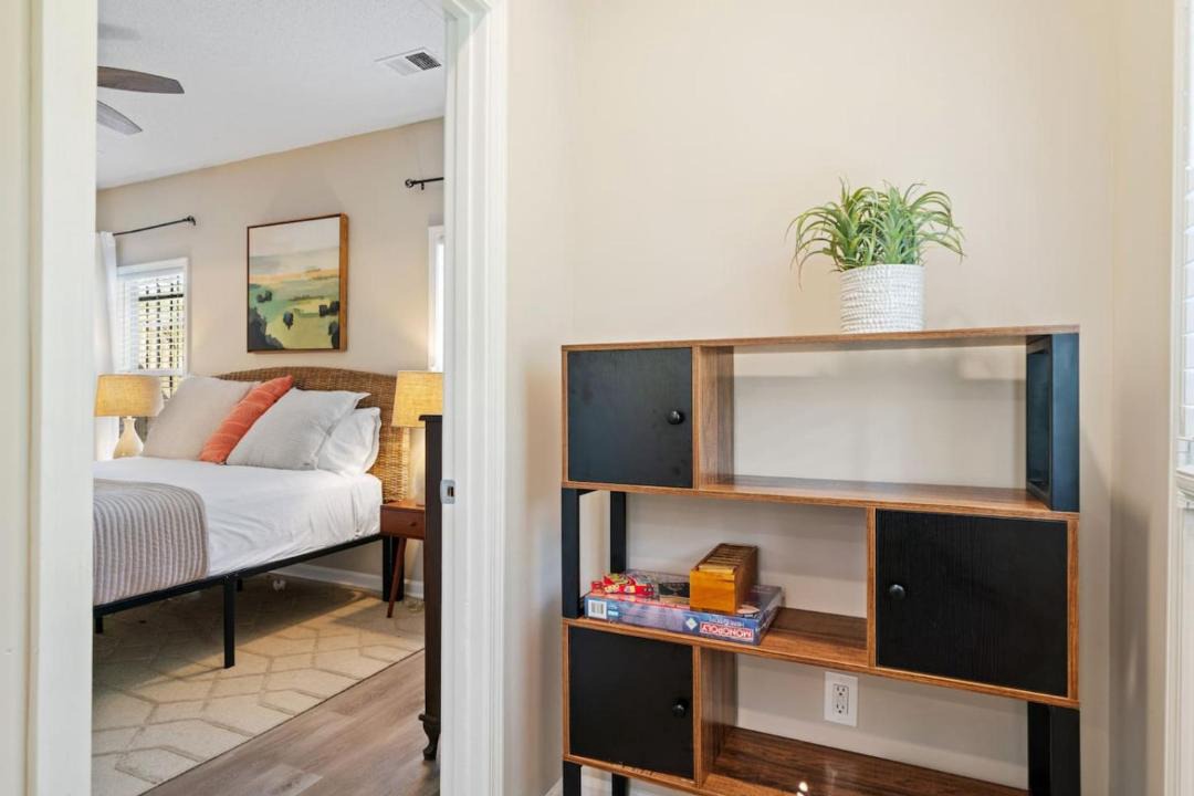 Photo of Bedroom in Cooper-Young Historic District