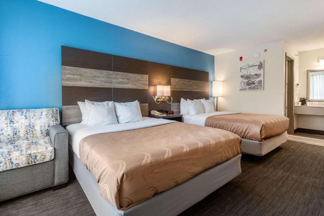 Photo of Bedroom in Branson Theater District