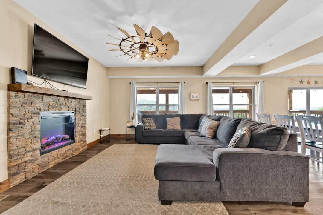 Photo of Livingroom in Hollister