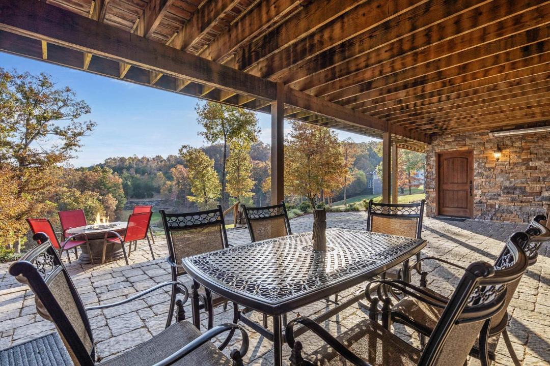 Photo of Patio Balcony in Branson Theater District