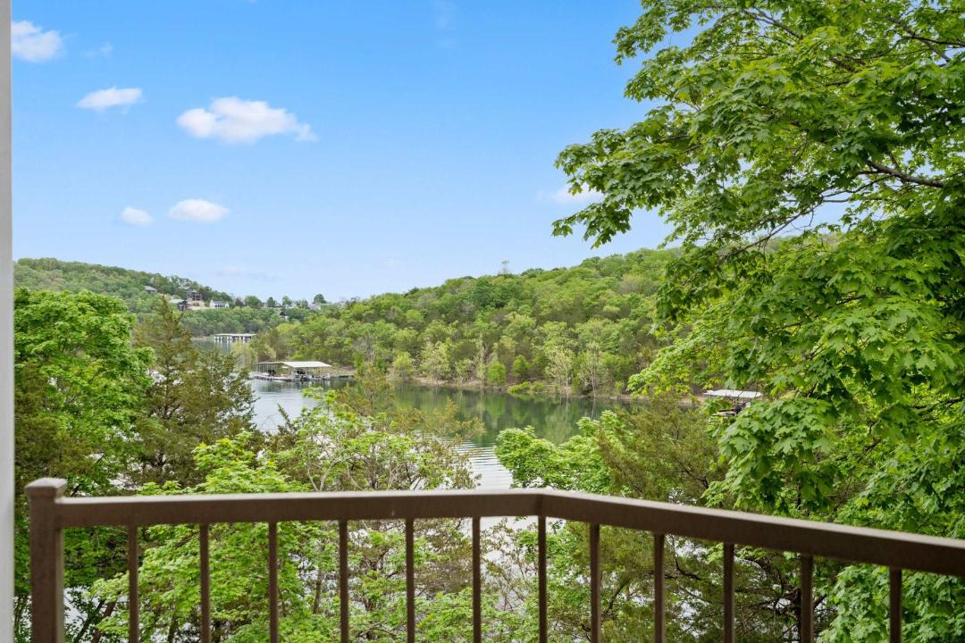 Photo of Patio Balcony in Kimberling City