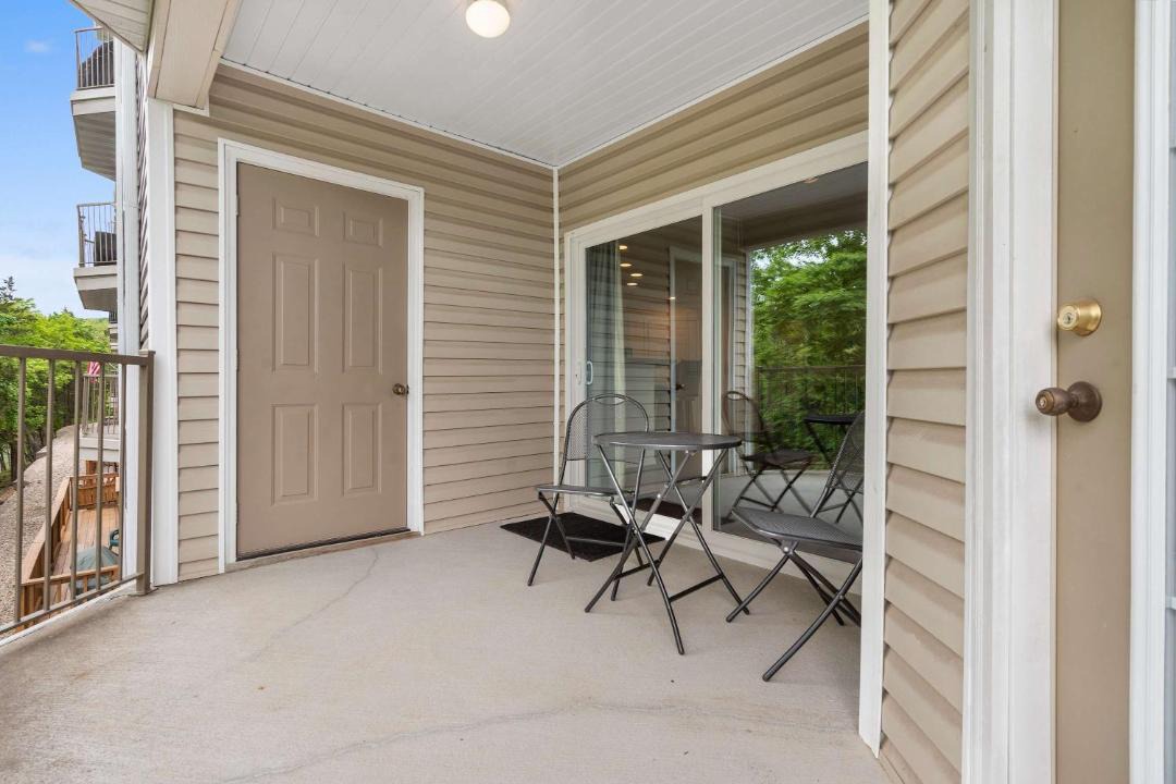 Photo of Patio Balcony in Kimberling City