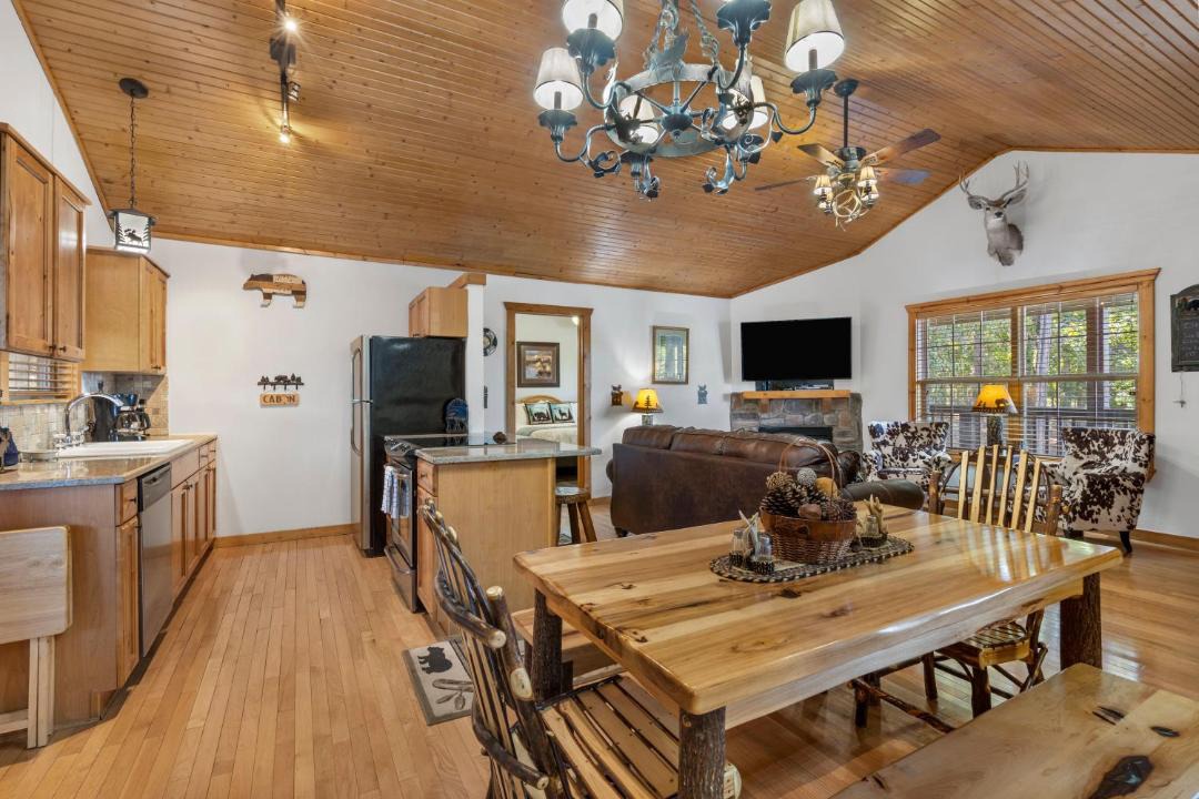 Photo of Kitchen in Reeds Spring