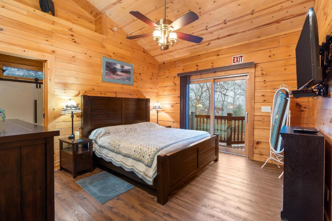 Photo of Bedroom in Kirbyville