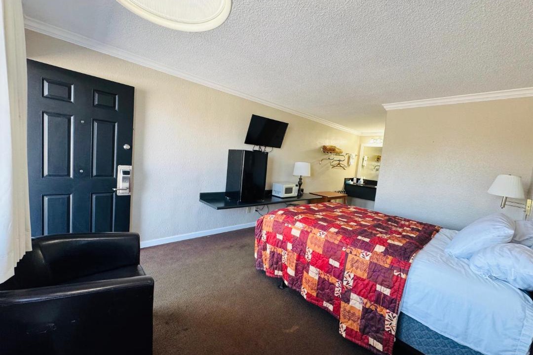 Photo of Bedroom in Branson Theater District