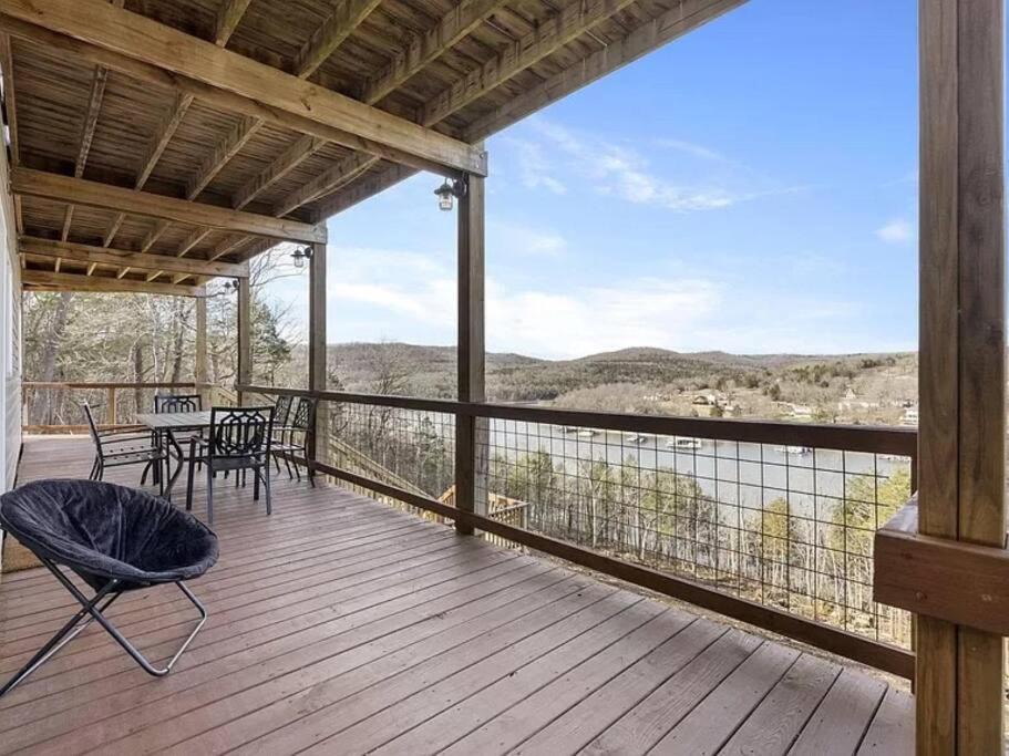 Photo of Patio Balcony in Kimberling City
