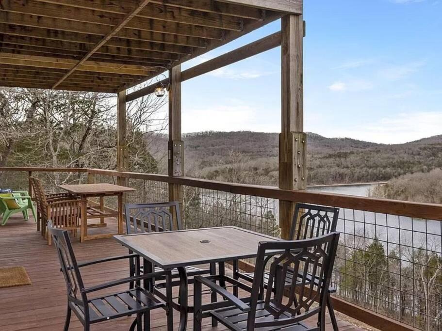 Photo of Patio Balcony in Kimberling City