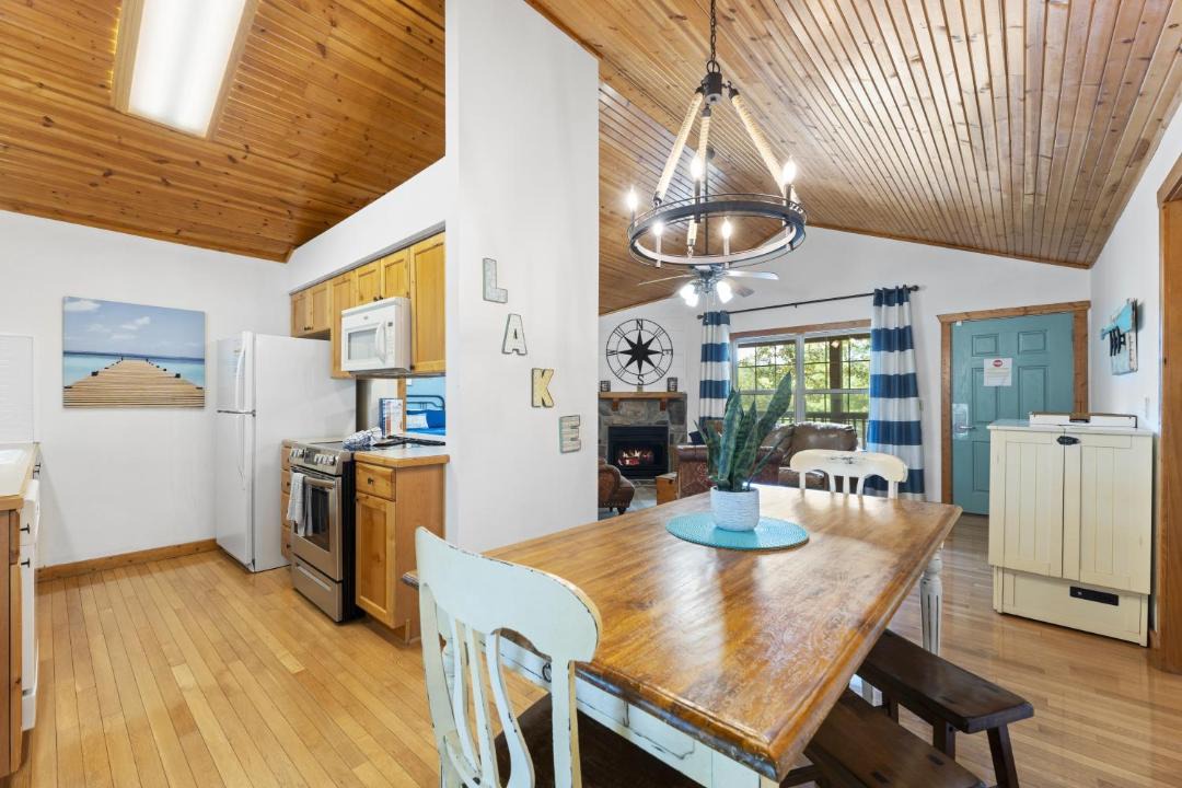 Photo of Kitchen in Reeds Spring