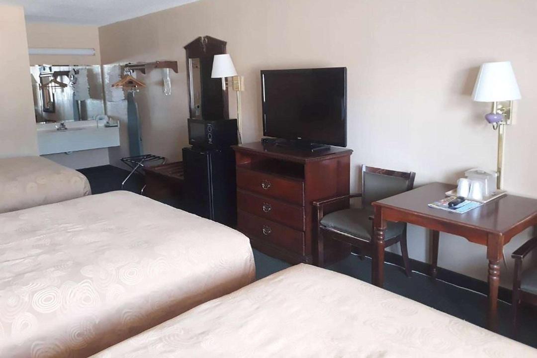 Photo of Bedroom in Branson Theater District