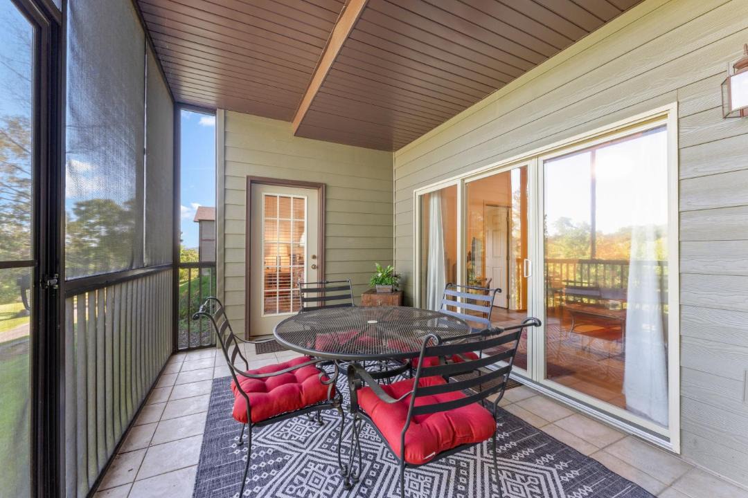 Photo of Patio Balcony in Branson West