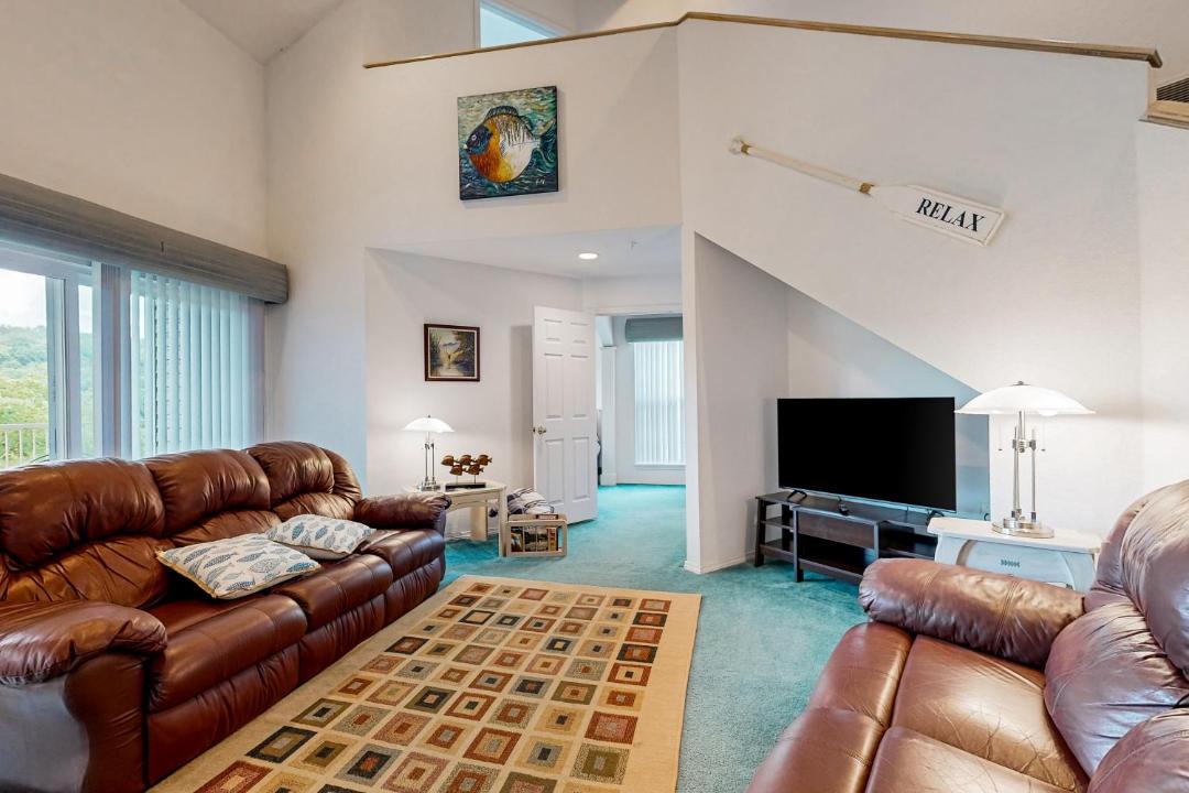 Photo of Livingroom in Kimberling City