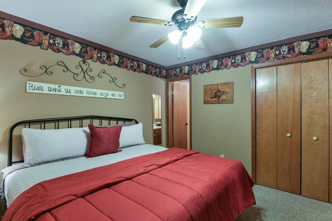 Photo of Bedroom in Notch Estates