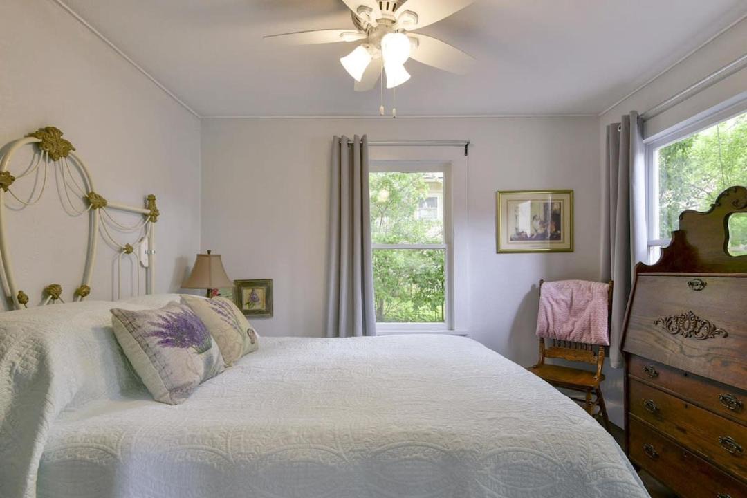 Photo of Bedroom in Rockaway Beach