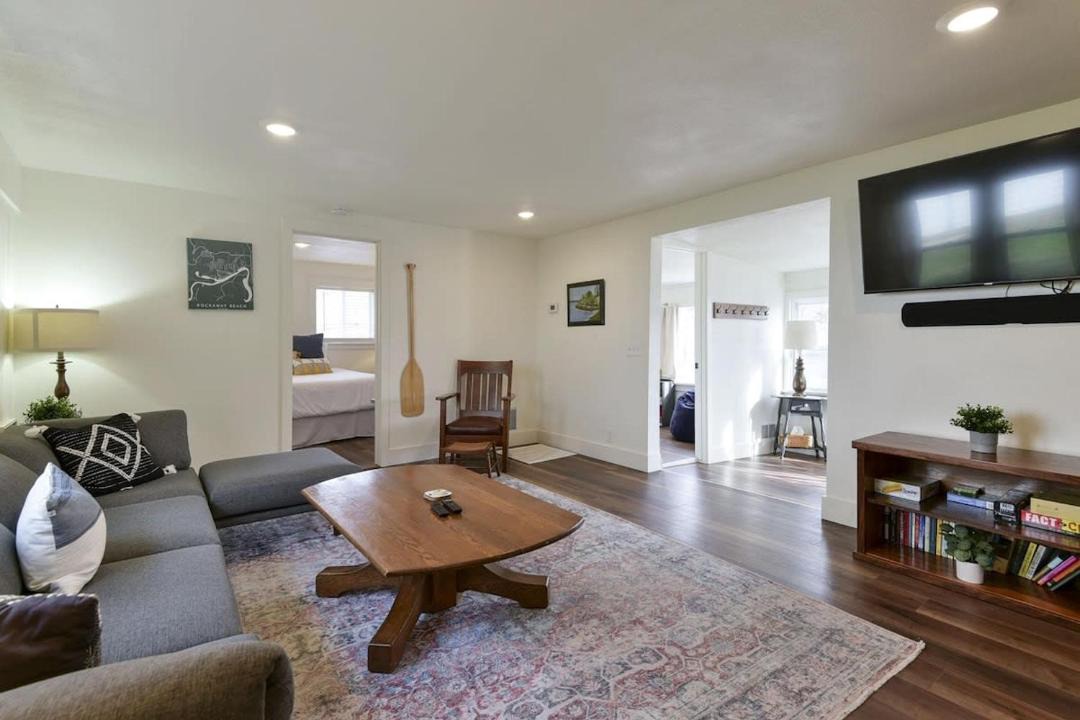 Photo of Livingroom in Rockaway Beach