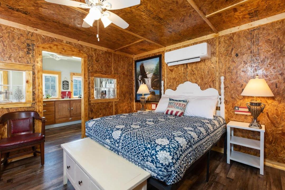 Photo of Bedroom in Rockaway Beach