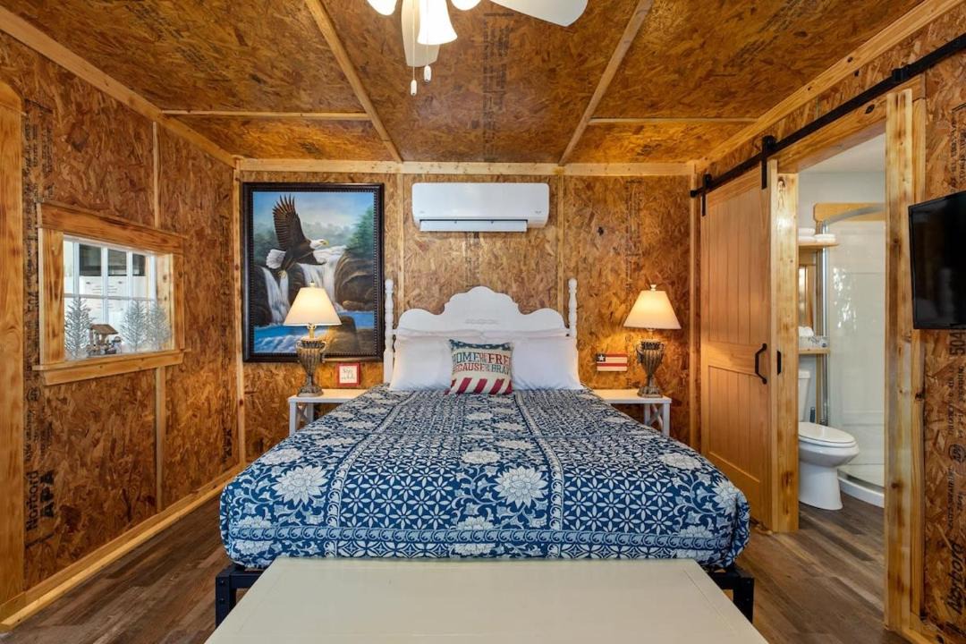Photo of Bedroom in Rockaway Beach