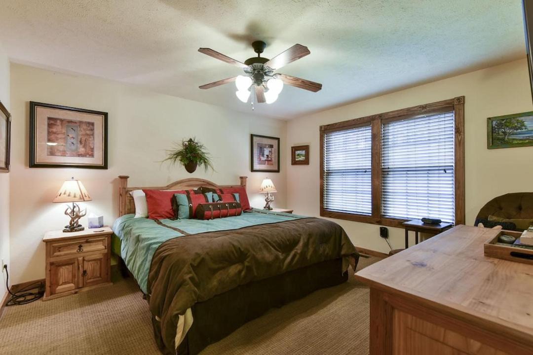 Photo of Bedroom in Reeds Spring