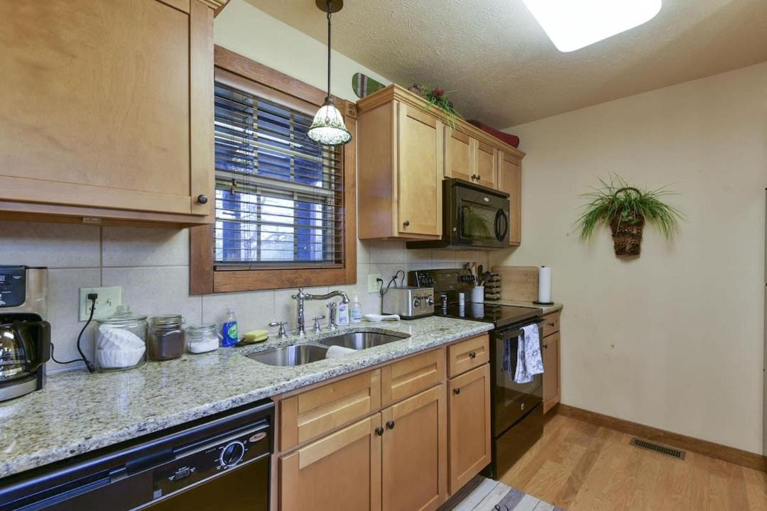 Photo of Kitchen in Reeds Spring