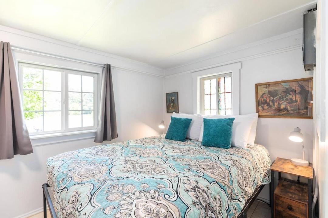 Photo of Bedroom in Rockaway Beach